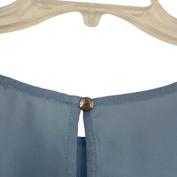 Beautiful Light Blue Short Sleeve Blouse - Picture 5 of 6